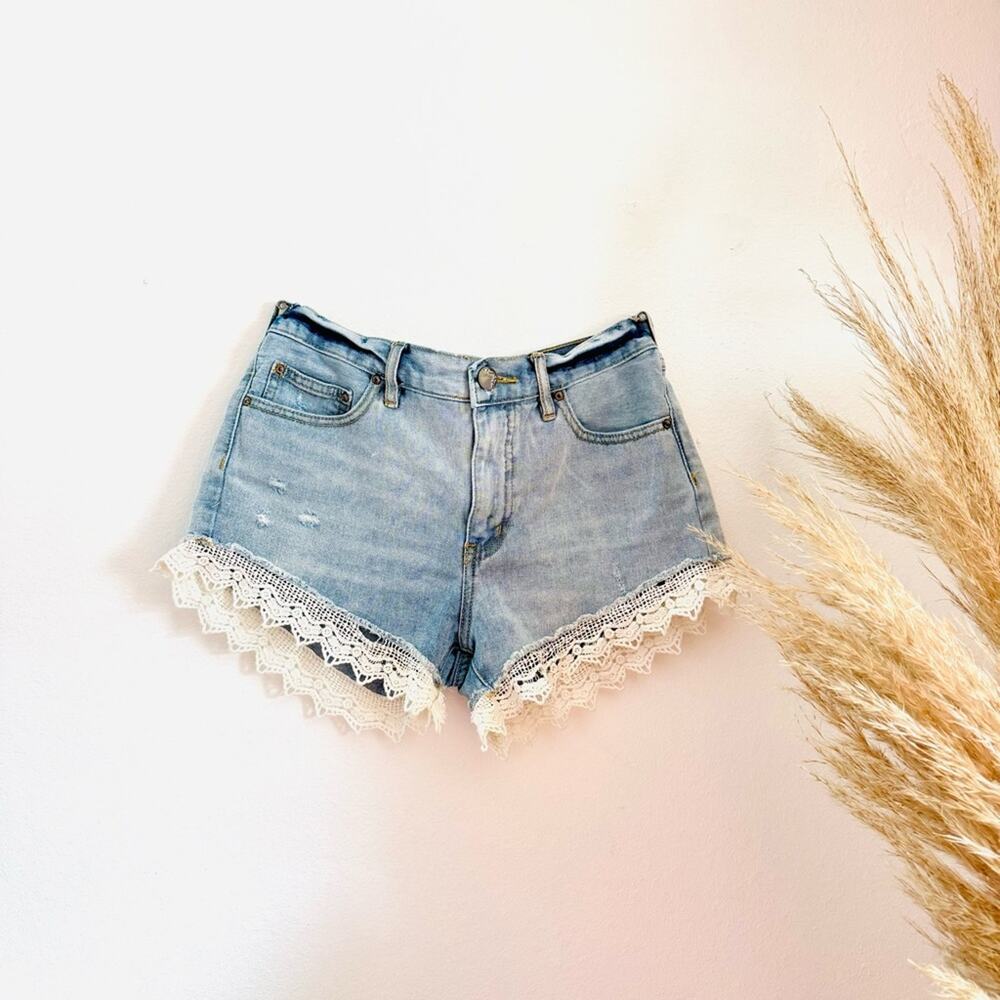 FP FREE PEOPLE Light Blue White Lace Trim Cutoff Distressed Mini Jean Shorts 26